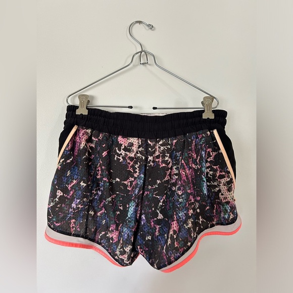 Lululemon Super Squad Short Floral Sport Black Multi / Black - Picture 8 of 12